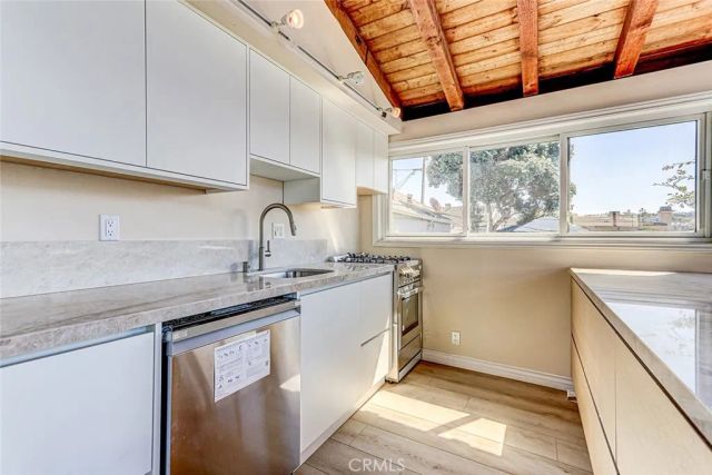 321 4th, Manhattan Beach, CA 90266