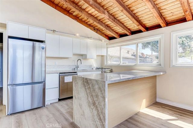 321 4th, Manhattan Beach, CA 90266