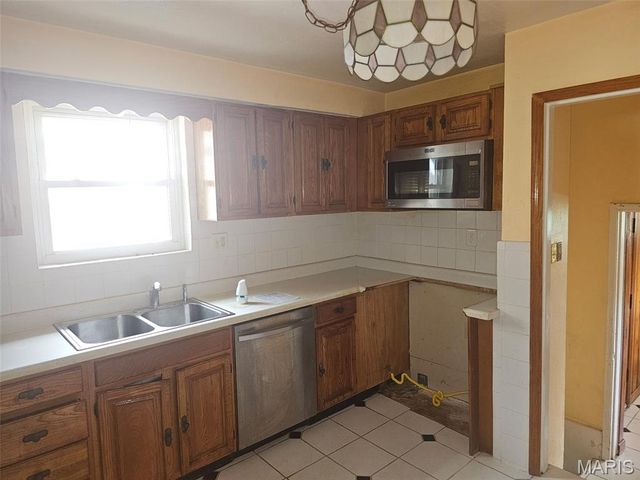 6708 Edison Avenue, St Louis, MO 63121