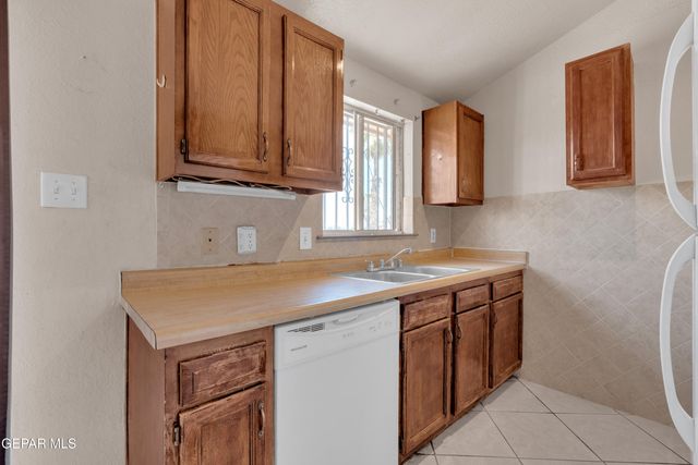 11816 TRACY AUSTIN Lane, El Paso, TX 79936