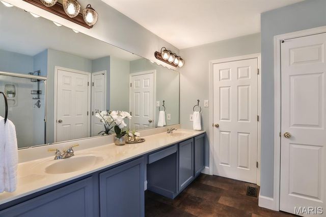 5527 Hennsley Circle, Weldon Spring, MO 63304