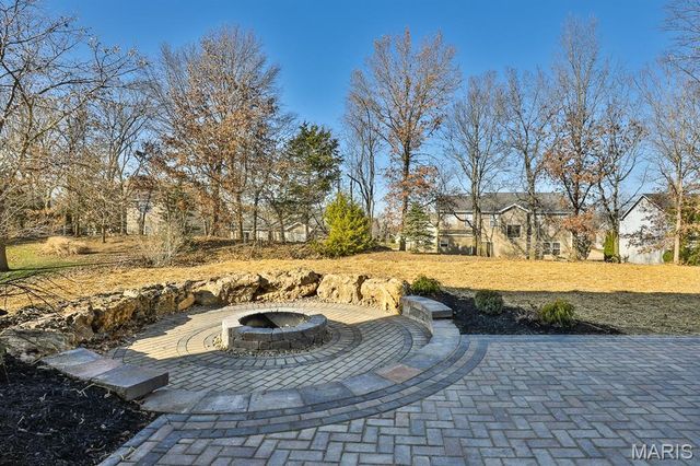 5527 Hennsley Circle, Weldon Spring, MO 63304