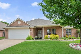 836 Heberle Drive, Burleson, TX 76028