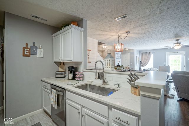 11475 Clay Court 103, Fishers, IN 46037