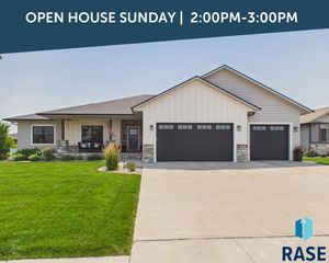 709 E Shadow Creek Ln Lane, Sioux Falls, SD 57108
