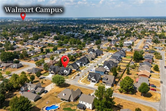 2331 W Seminole Drive, Rogers, AR 72758