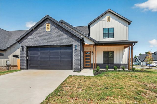 2331 W Seminole Drive, Rogers, AR 72758