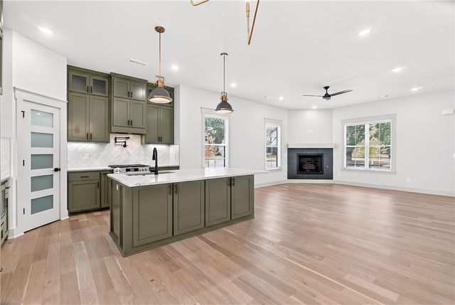 2331 W Seminole Drive, Rogers, AR 72758