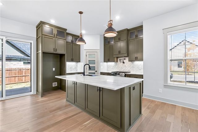 2331 W Seminole Drive, Rogers, AR 72758