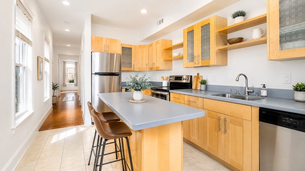 9 Auburn Street 2, Boston, MA 02129