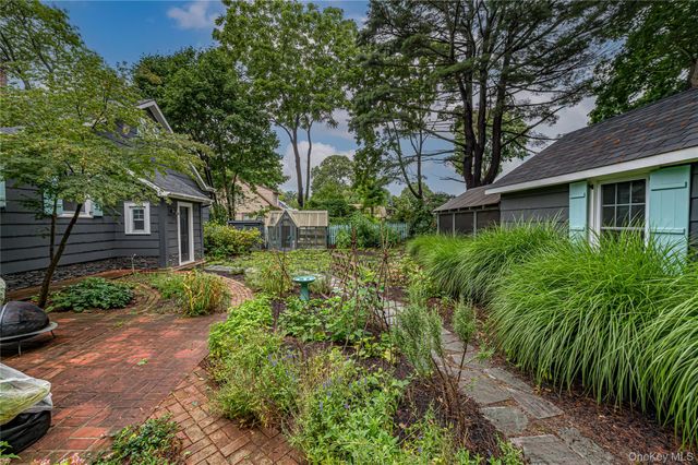502 Brooklyn Boulevard, Brightwaters, NY 11718