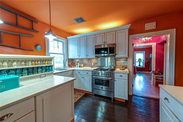 502 Brooklyn Boulevard, Brightwaters, NY 11718