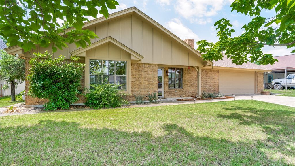 309 W 5th Street, Justin, TX 76247