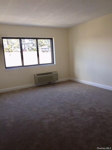 30 Greenridge Avenue 4D, White Plains, NY 10605