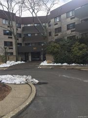 30 Greenridge Avenue 4D, White Plains, NY 10605