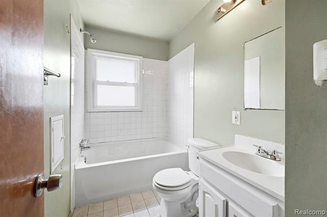 19304 Connecticut Street, Roseville, MI 48066