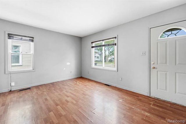 19304 Connecticut Street, Roseville, MI 48066
