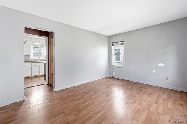 19304 Connecticut Street, Roseville, MI 48066
