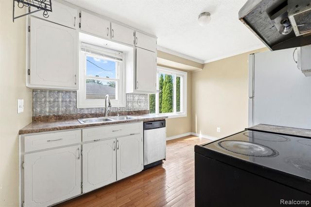 19304 Connecticut Street, Roseville, MI 48066