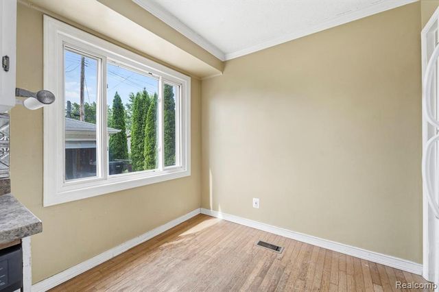 19304 Connecticut Street, Roseville, MI 48066