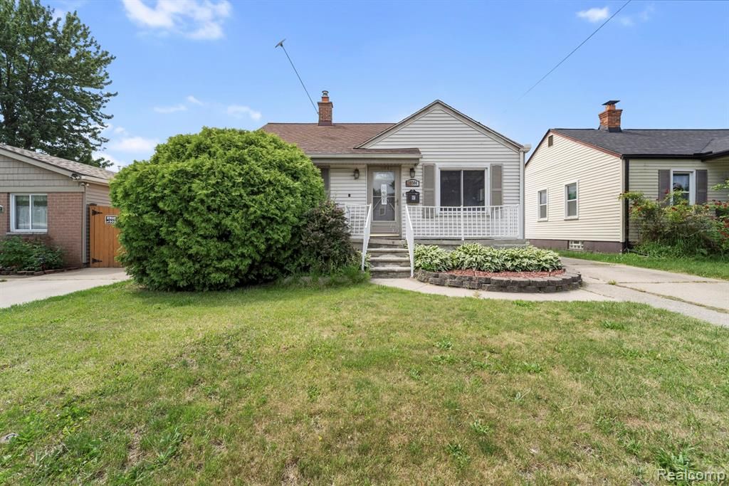 19304 Connecticut Street, Roseville, MI 48066