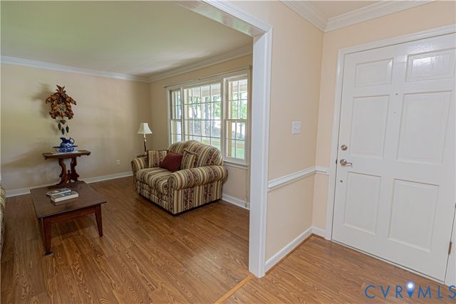 9741 Ashworth Dr, North Chesterfield, VA 23236