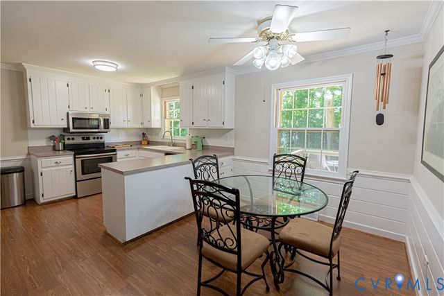 9741 Ashworth Dr, North Chesterfield, VA 23236