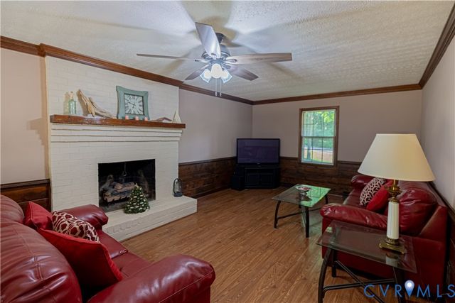 9741 Ashworth Dr, North Chesterfield, VA 23236