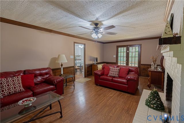 9741 Ashworth Dr, North Chesterfield, VA 23236