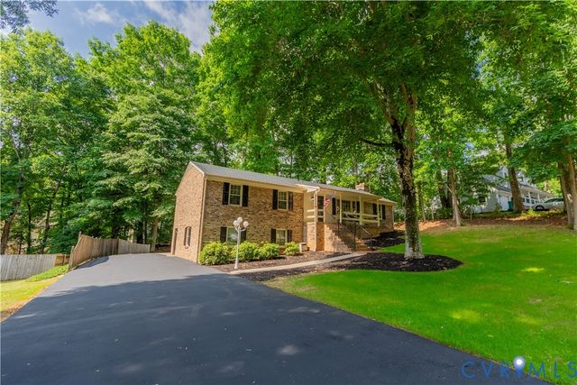 9741 Ashworth Dr, North Chesterfield, VA 23236