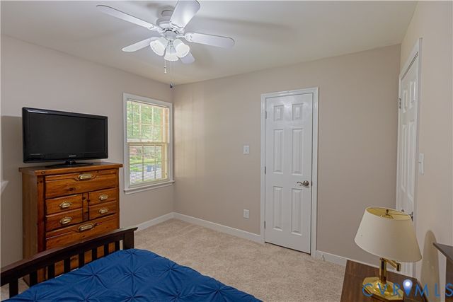 9741 Ashworth Dr, North Chesterfield, VA 23236