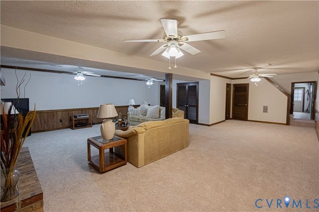 9741 Ashworth Dr, North Chesterfield, VA 23236