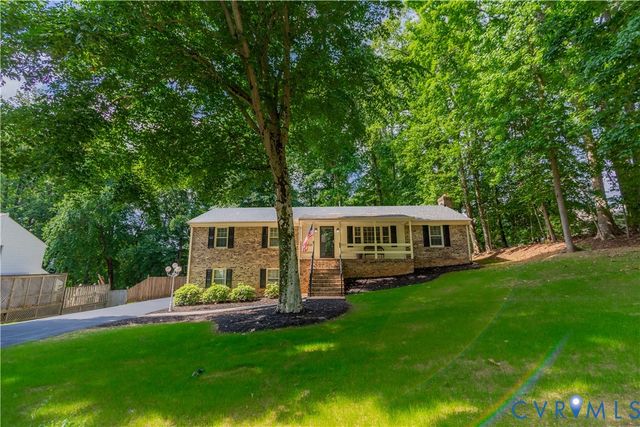 9741 Ashworth Dr, North Chesterfield, VA 23236