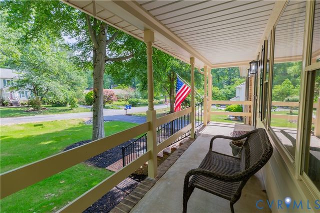 9741 Ashworth Dr, North Chesterfield, VA 23236