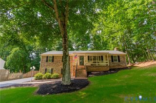 9741 Ashworth Dr, North Chesterfield, VA 23236