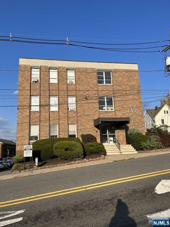 135 Fort Lee Road 304, Leonia, NJ 07605