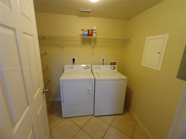 6410 Emerald Dunes Dr 206, West Palm Beach, FL 33411