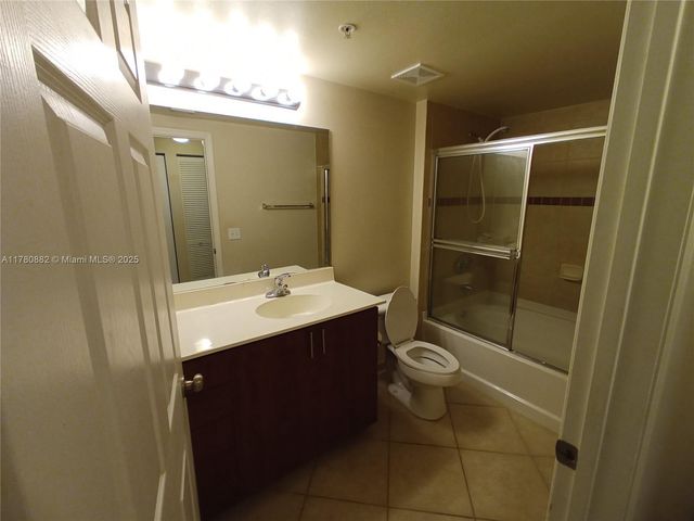 6410 Emerald Dunes Dr 206, West Palm Beach, FL 33411