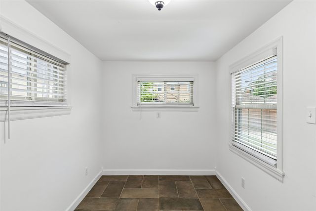 2427 Alco Avenue, Dallas, TX 75211