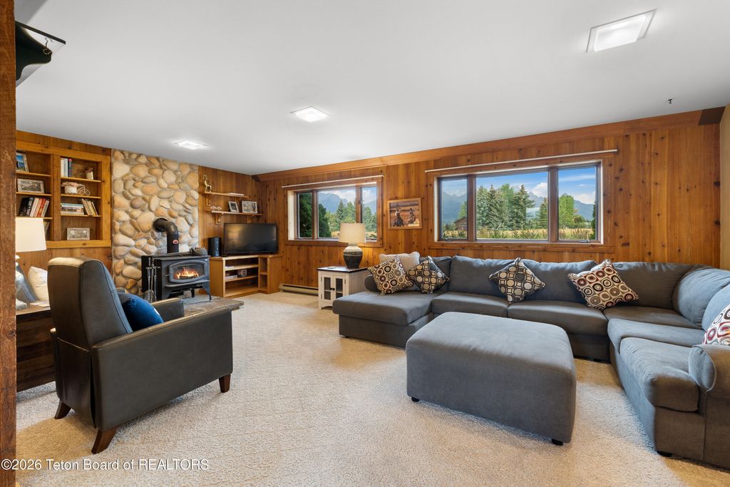 600 PONDEROSA Drive, Jackson, WY 83001 photo 17