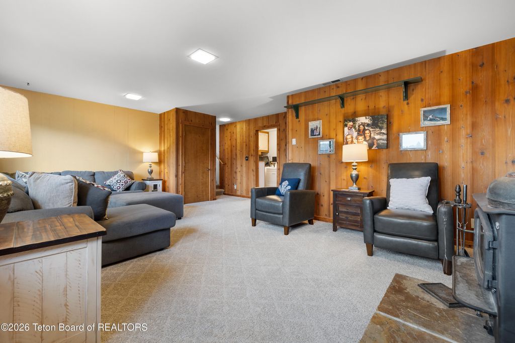 600 PONDEROSA Drive, Jackson, WY 83001 photo 18