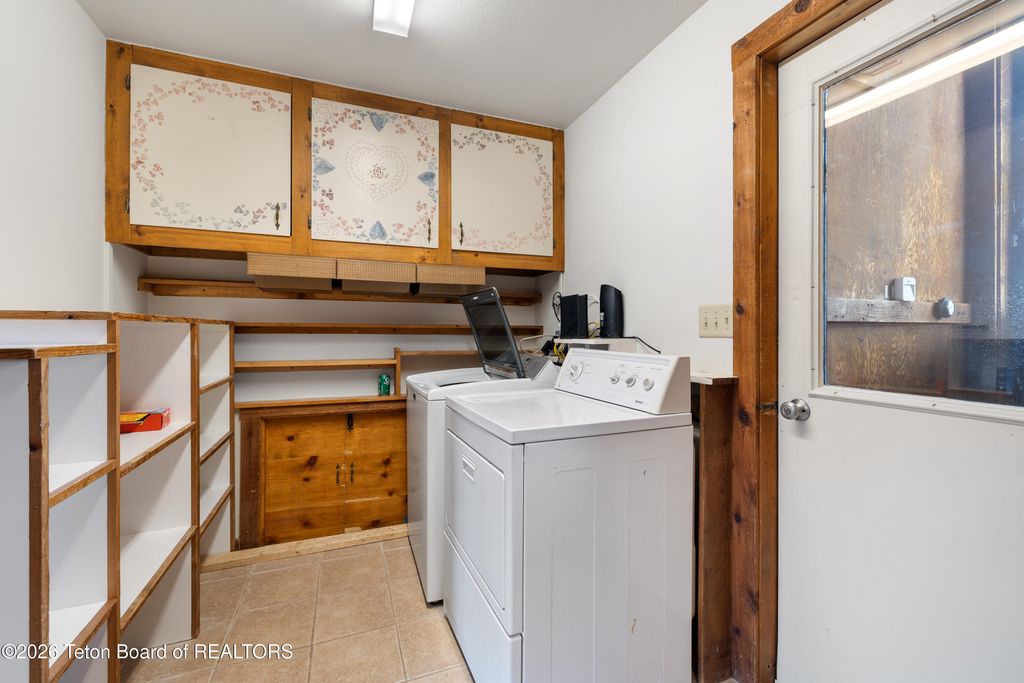 600 PONDEROSA Drive, Jackson, WY 83001 photo 21