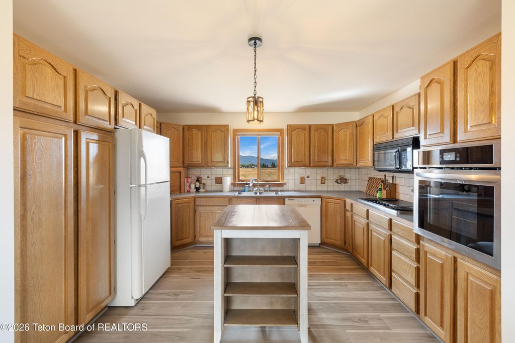 600 PONDEROSA Drive, Jackson, WY 83001 photo 24