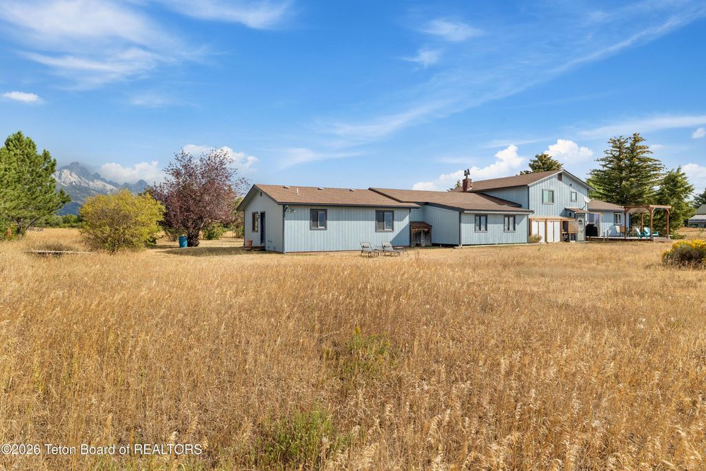 600 PONDEROSA Drive, Jackson, WY 83001 photo 3