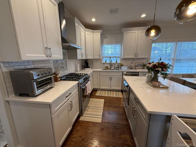 116 Winifred Drive, Merrick, NY 11566