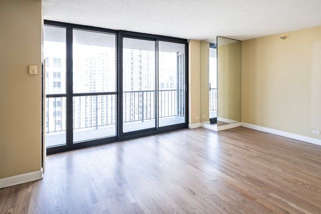10 E Ontario Street 4007, Chicago, IL 60611