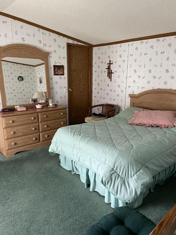 W13924 Lewis LANE, Athelstane, WI 54104