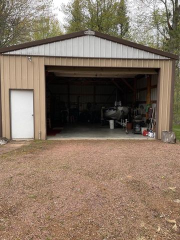 W13924 Lewis LANE, Athelstane, WI 54104