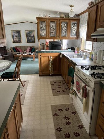 W13924 Lewis LANE, Athelstane, WI 54104