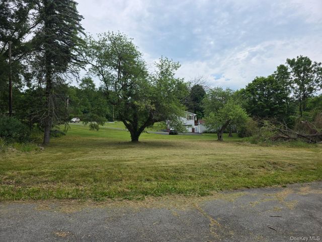 1425 State Route 32, Wallkill, NY 12589